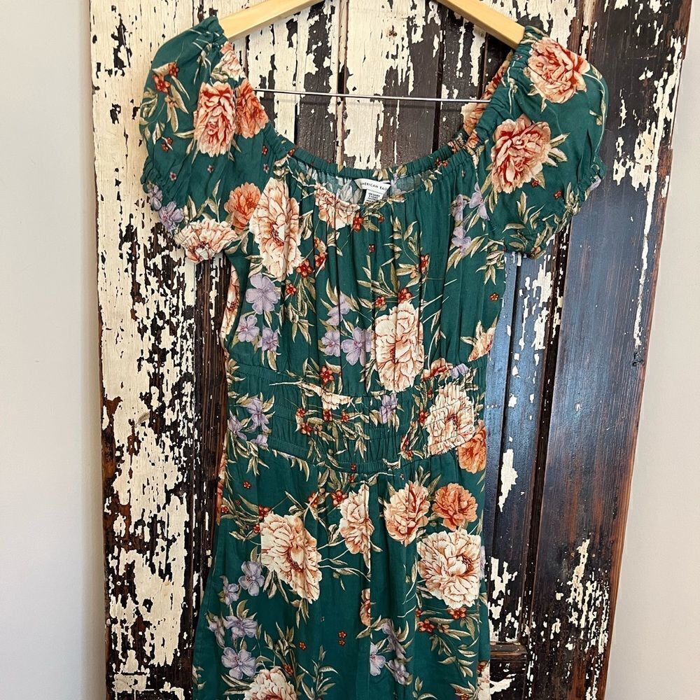 NWT women’s American Eagle floral dress . Size small